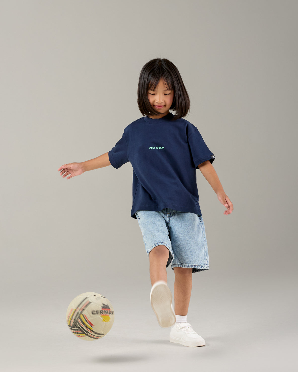 GRAPHIC TEE — UFO